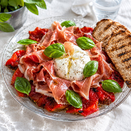 Poivrons rouges rôtis, burrata et jambon serrano