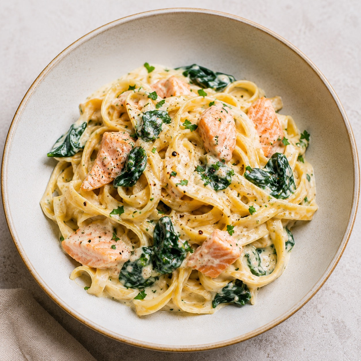 Tagliatelles complètes saumon épinards