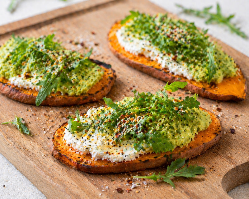 Toasts de patate douce garnis
